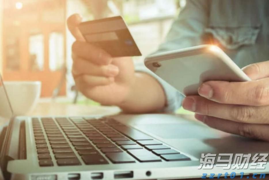 黑龙江省市场监管局党组成员、副局长刘猛检查中秋节市场消费品产品质量安全
